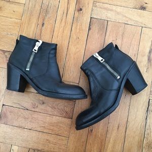 Steven black leather booties with double zippers
